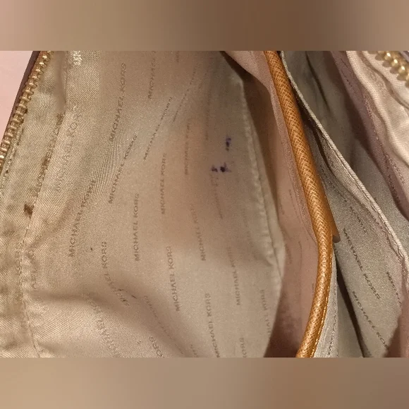 Michael Kors Crossbody - Picture 11 of 13